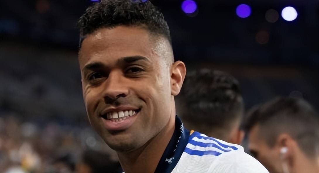 前皇马7号彻底沉沦，4年西甲颗粒无收沦为废柴，身价仅剩80万欧